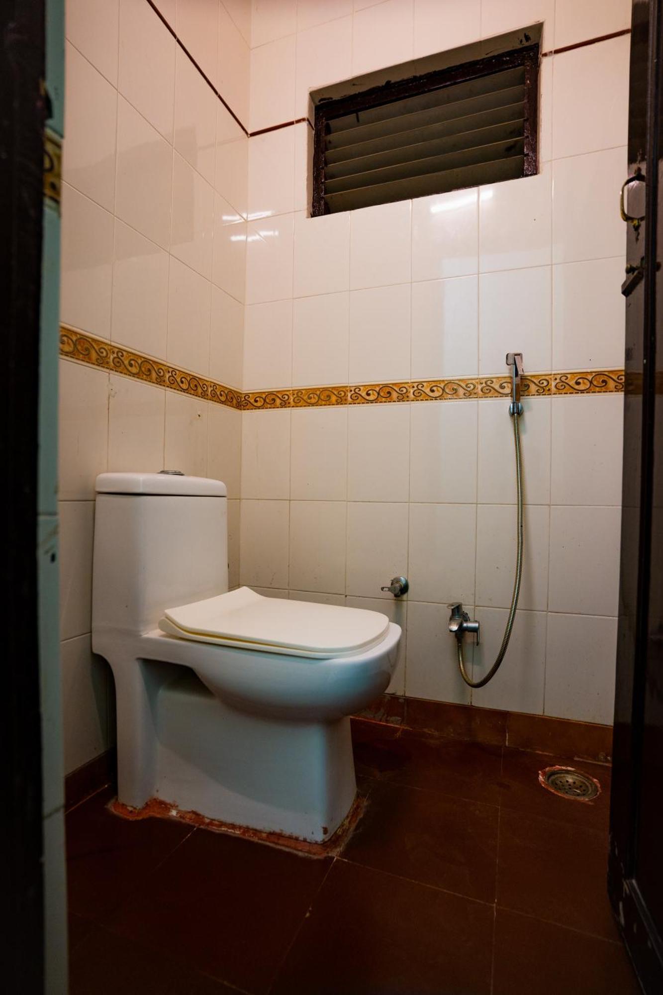 Hotel Girdhar Mahal Indore Bagian luar foto