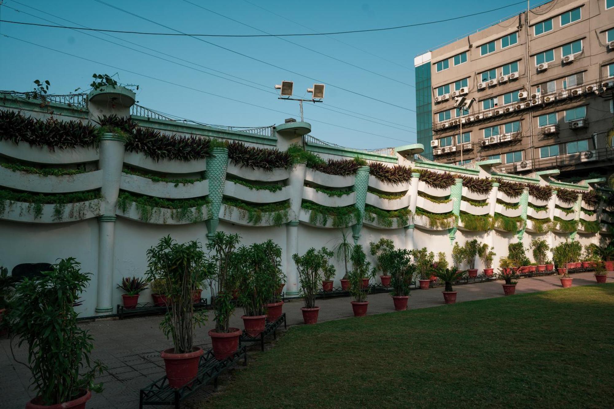 Hotel Girdhar Mahal Indore Bagian luar foto