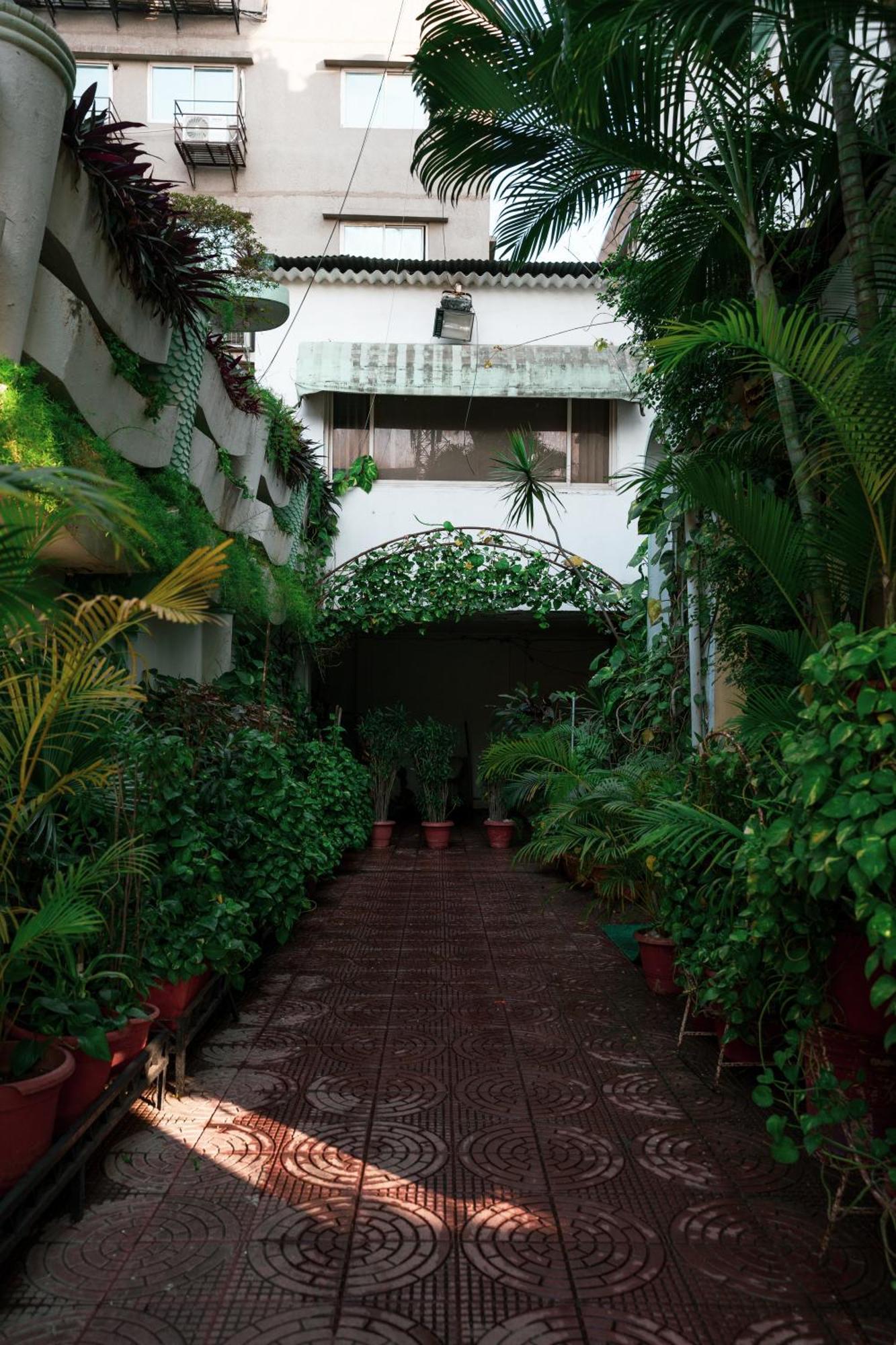 Hotel Girdhar Mahal Indore Bagian luar foto